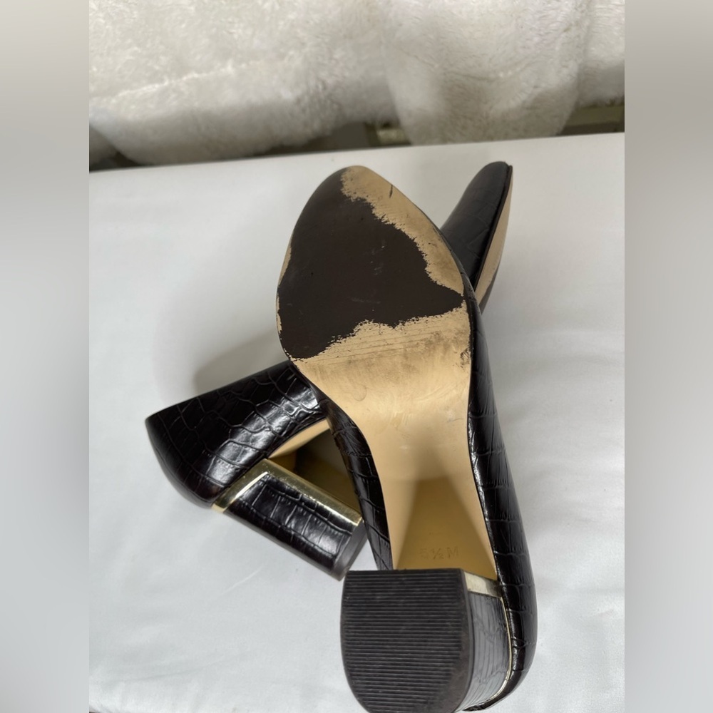 Talbot Brown Croc Pointed Toe Block Heel Pump Siz… - image 6